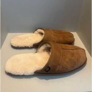 NEW Ugg slippers with cream Sherpa lining - size 10 small defect